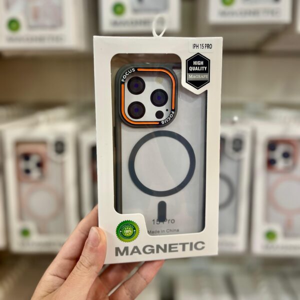 MAGSAFE PREMIUM CASE FOCUS TRANSPARENTES